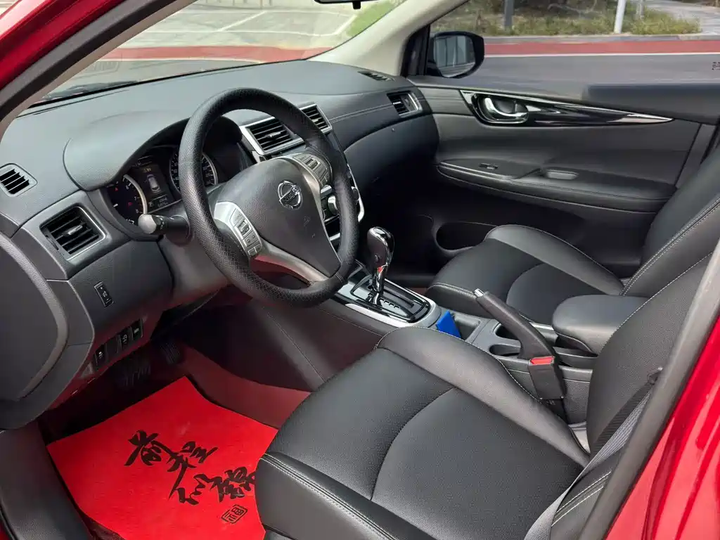 Nissan Tiida — миниатюра 4