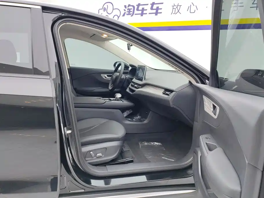 Hongqi Hongqi E-QM5 — миниатюра 8