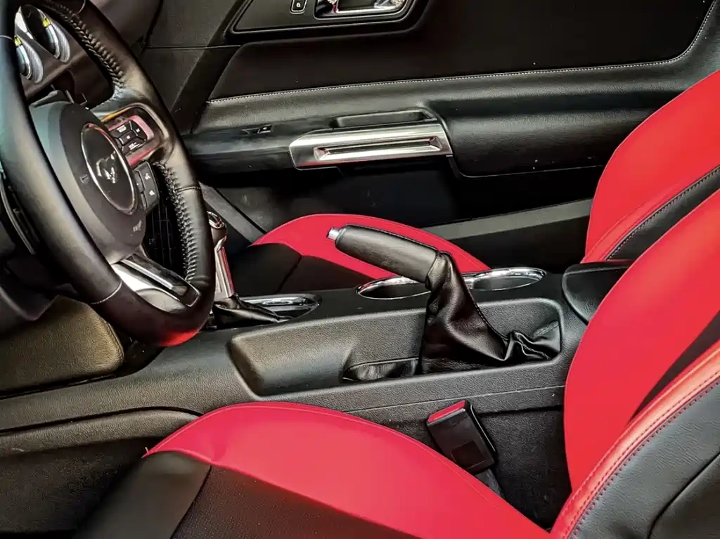 Ford Mustang — миниатюра 8