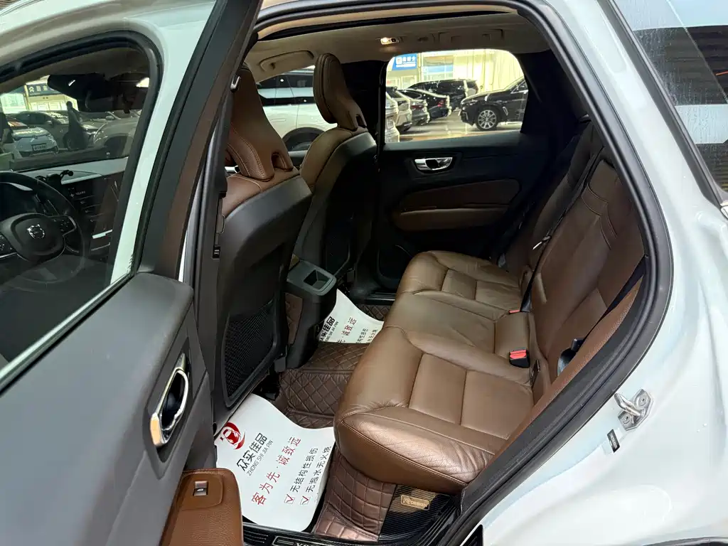 Volvo XC60 — миниатюра 9
