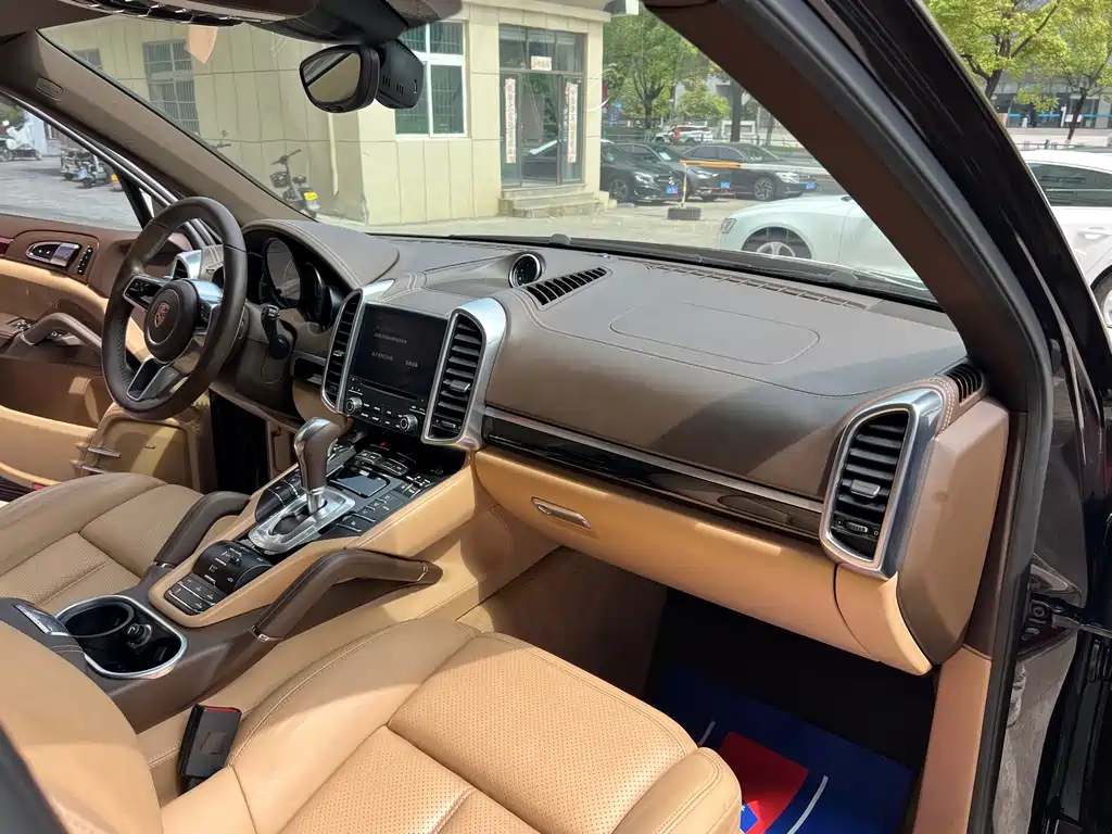 Porsche Cayenne Hybrid — миниатюра 4