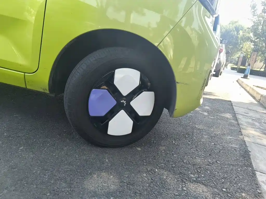 Wuling MINIEV — миниатюра 8