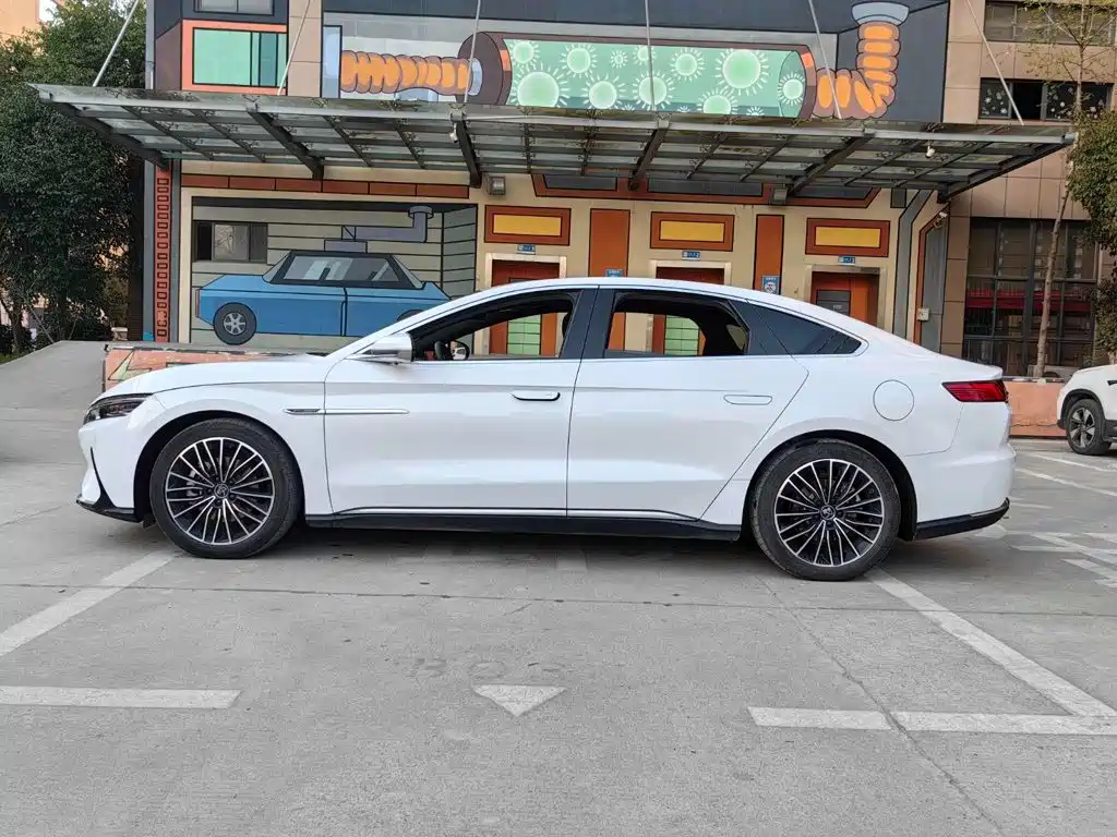 BYD Han — миниатюра 16