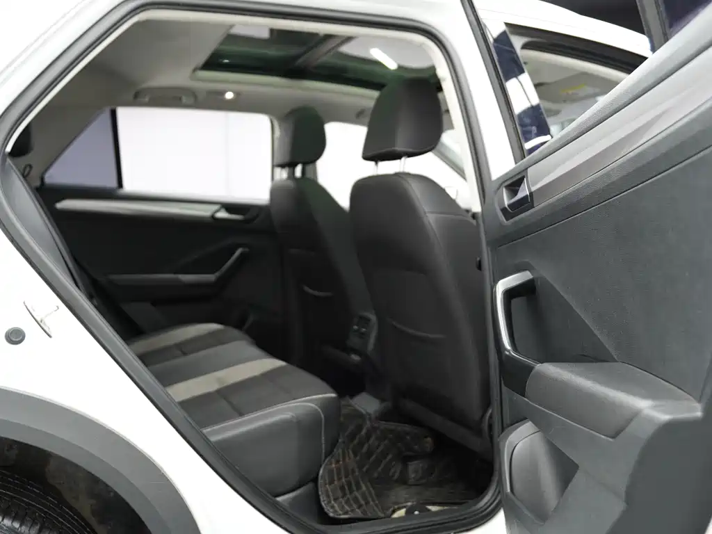 VOLKSWAGEN T ROC EXPLORING SONGS