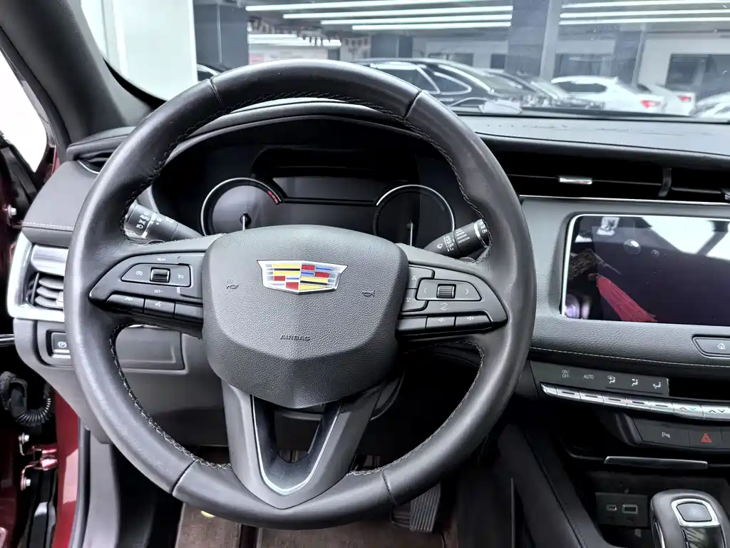 Cadillac XT4 — миниатюра 13