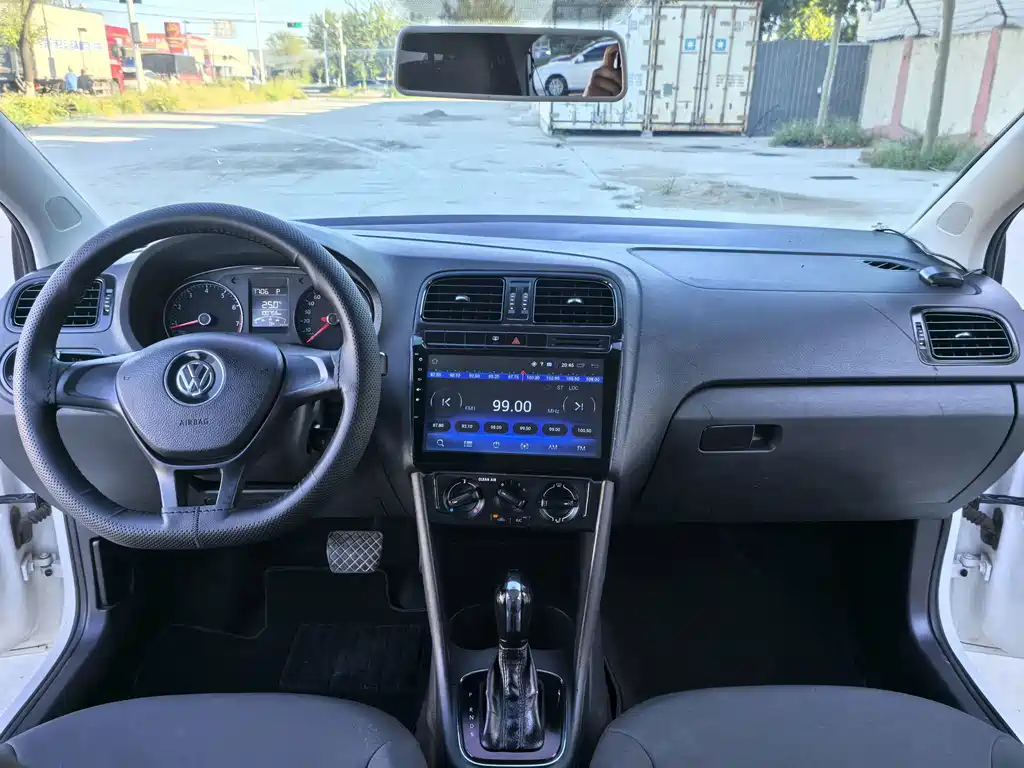 Volkswagen Polo — миниатюра 10