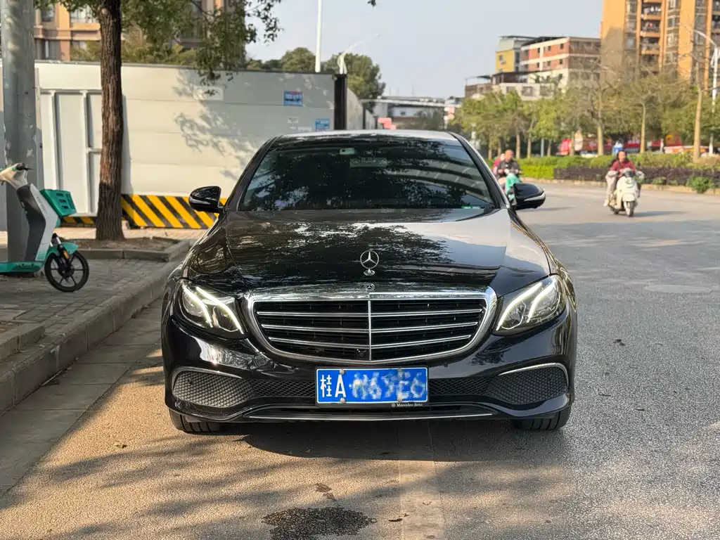 MERCEDES-BENZ E CLASS