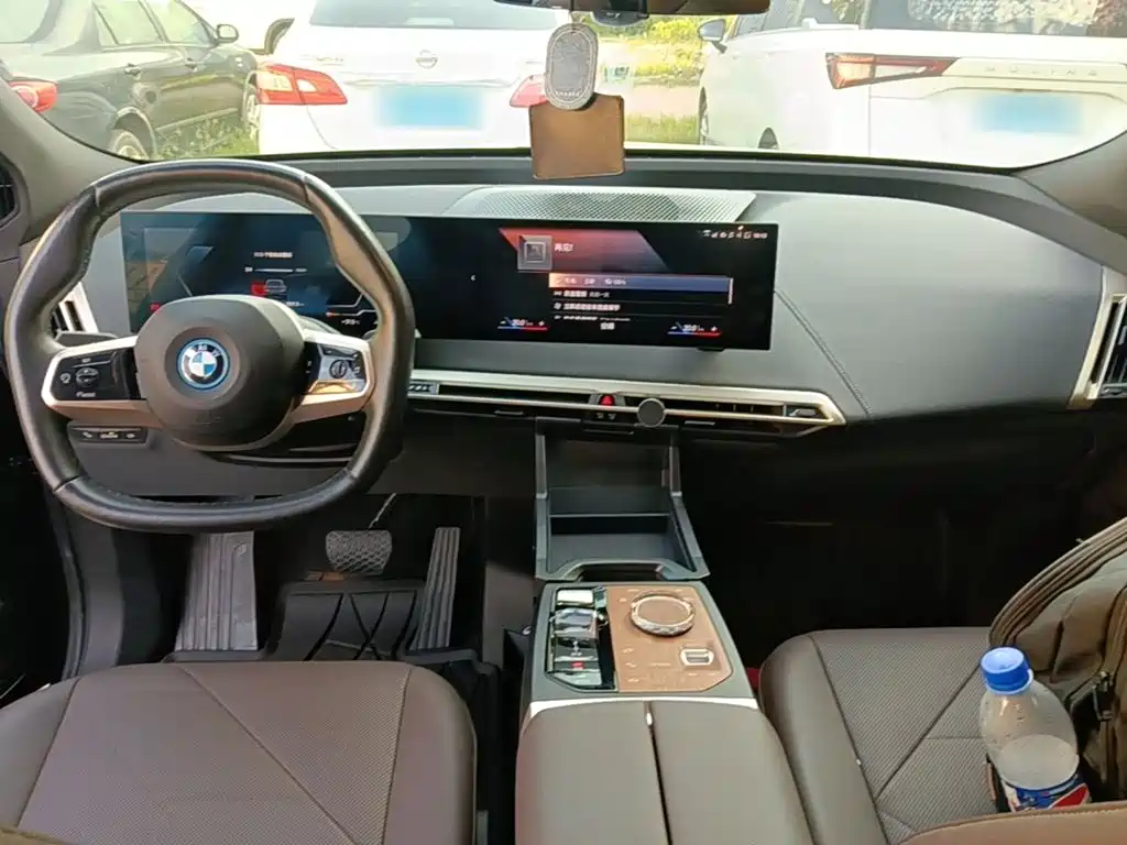 BMW iX — миниатюра 10