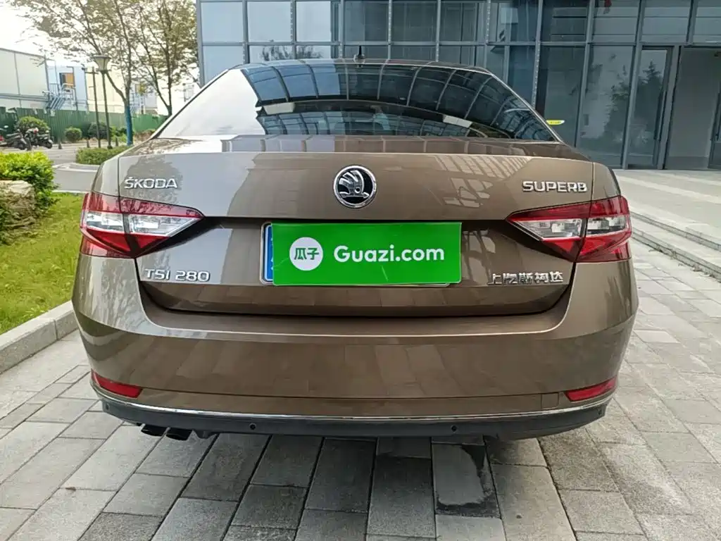 Skoda Superb — миниатюра 6