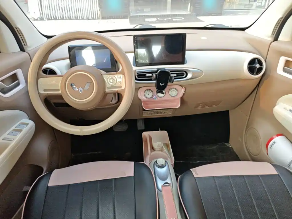 Wuling MINIEV — миниатюра 10