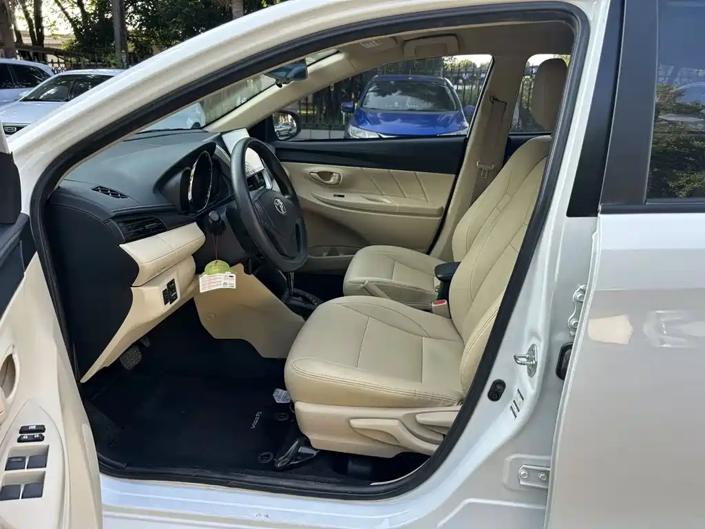 Toyota Vios FS — миниатюра 6