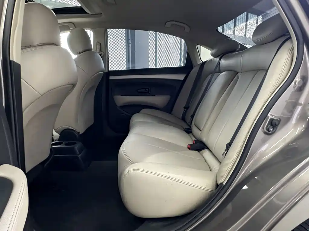 Nissan Sylphy — миниатюра 7