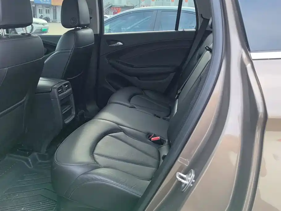 Buick Envision Plus — миниатюра 11
