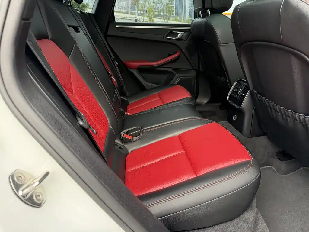 Porsche Macan — миниатюра 17