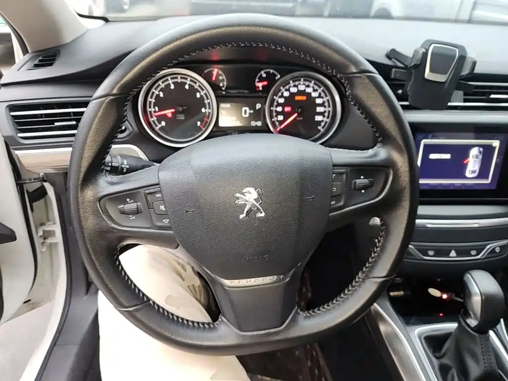 Peugeot 408 — миниатюра 11