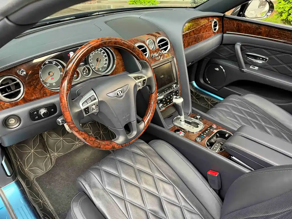 Bentley Flying Spur — миниатюра 4
