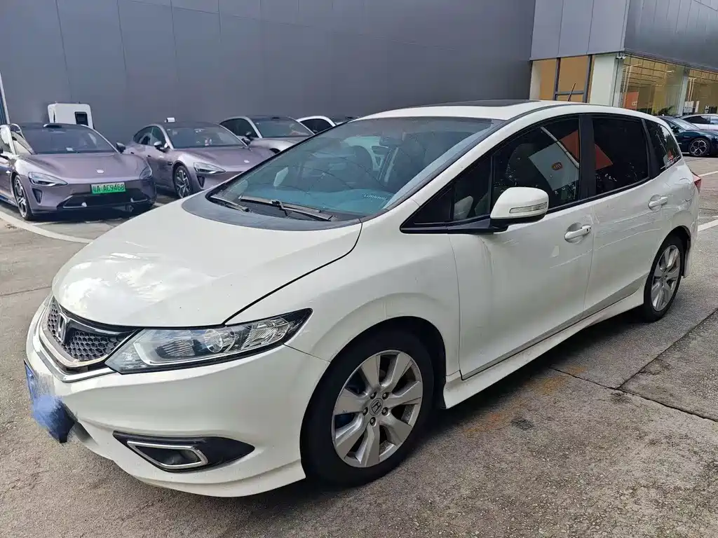 Honda Jade 2015