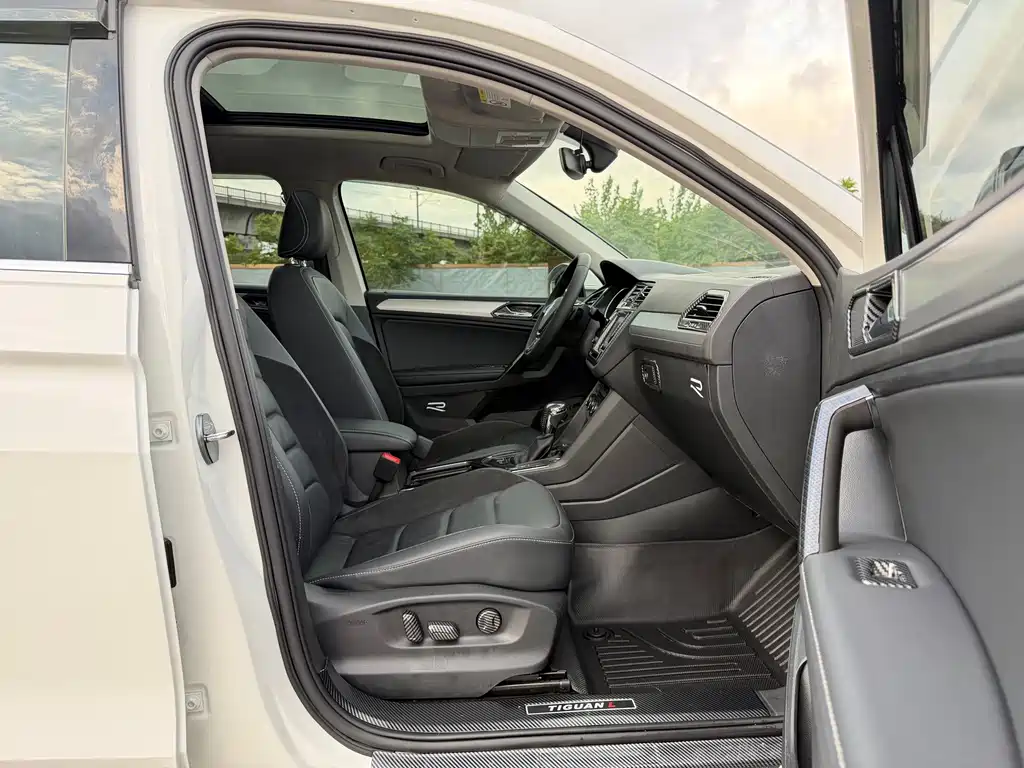 Volkswagen Tiguan L — миниатюра 15