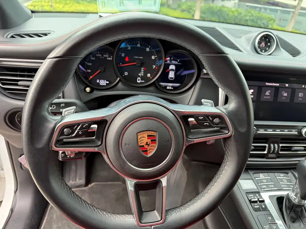 Porsche Macan — миниатюра 23
