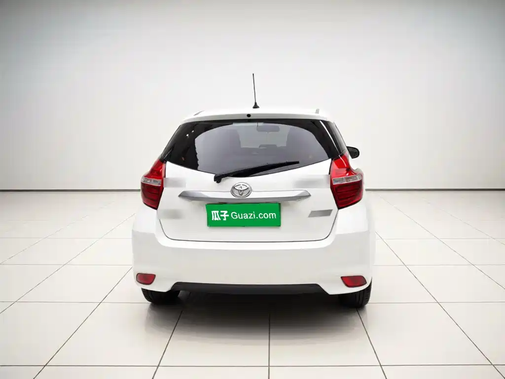 Toyota Yaris L — миниатюра 3