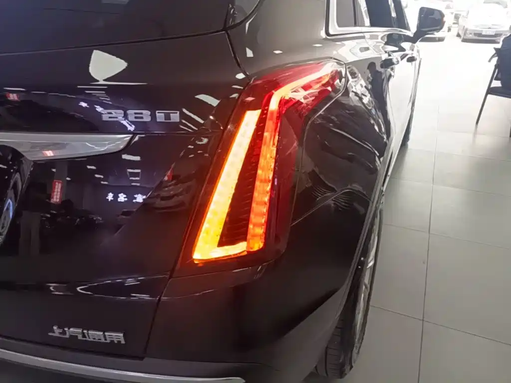 Cadillac XT5 — миниатюра 8