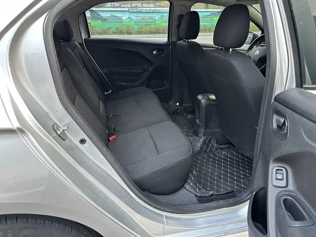 Citroen Elysee — миниатюра 14