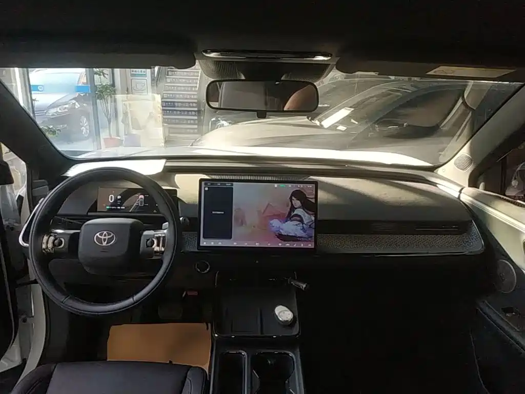 Toyota bZ3X — миниатюра 10