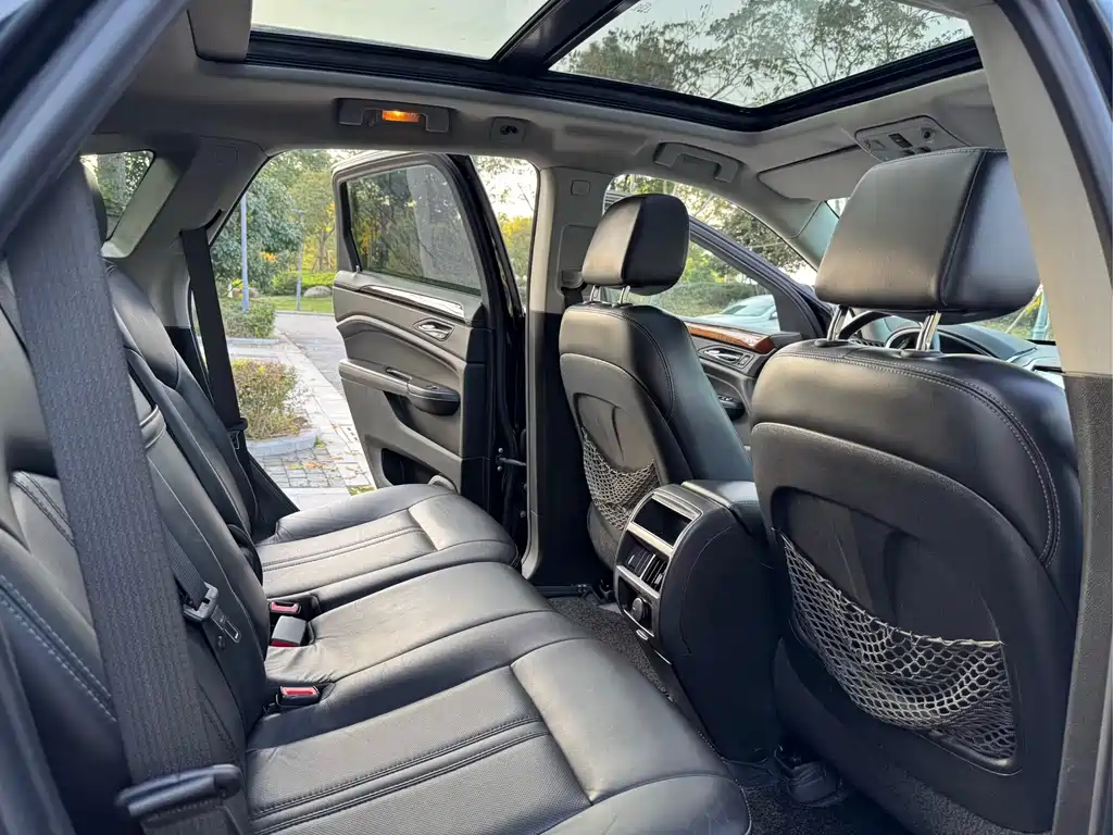 Cadillac SRX — миниатюра 6