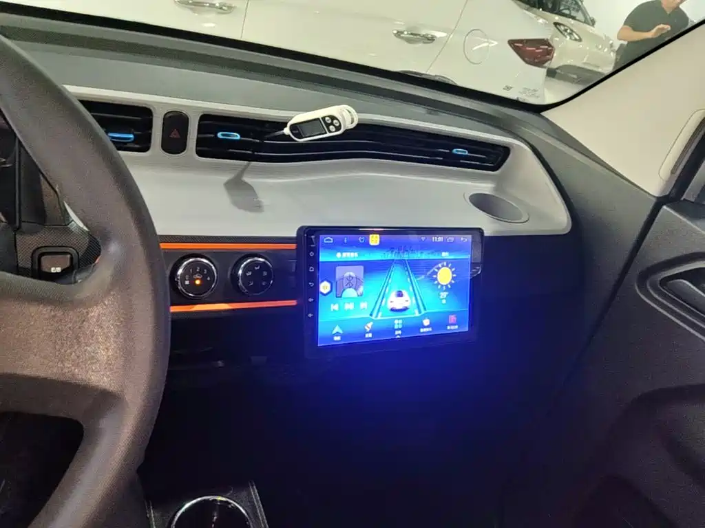 Wuling MINIEV — миниатюра 13