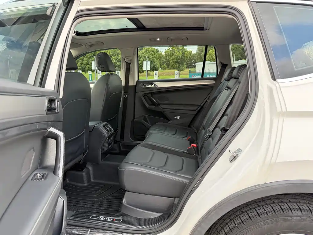 Volkswagen Tiguan L — миниатюра 17