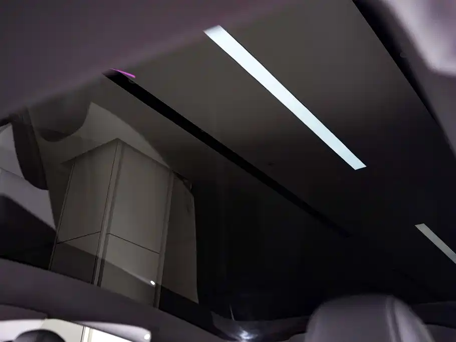 Tesla Model Y — миниатюра 29