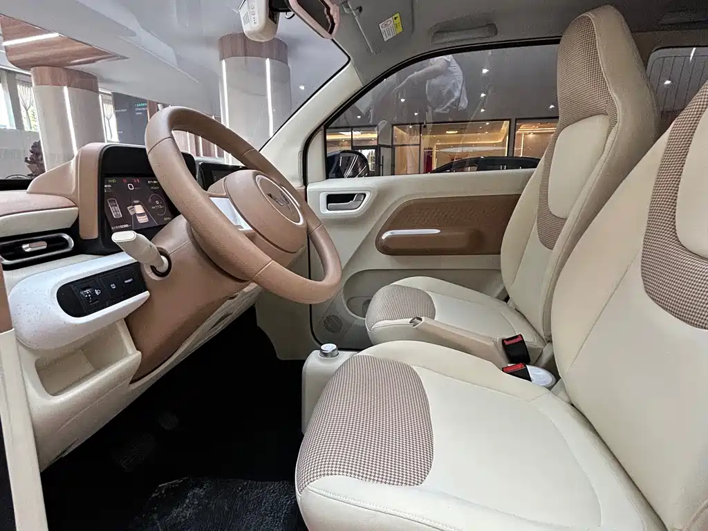 Wuling MINIEV — миниатюра 11