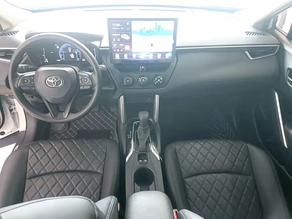 Toyota Corolla Cross — миниатюра 10