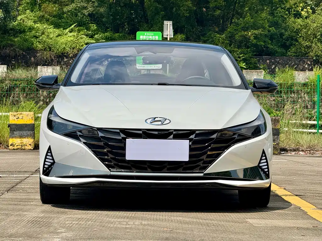 Hyundai Elantra — миниатюра 2