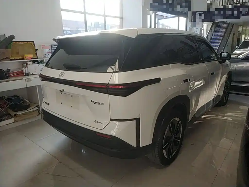 Toyota bZ3X — миниатюра 7