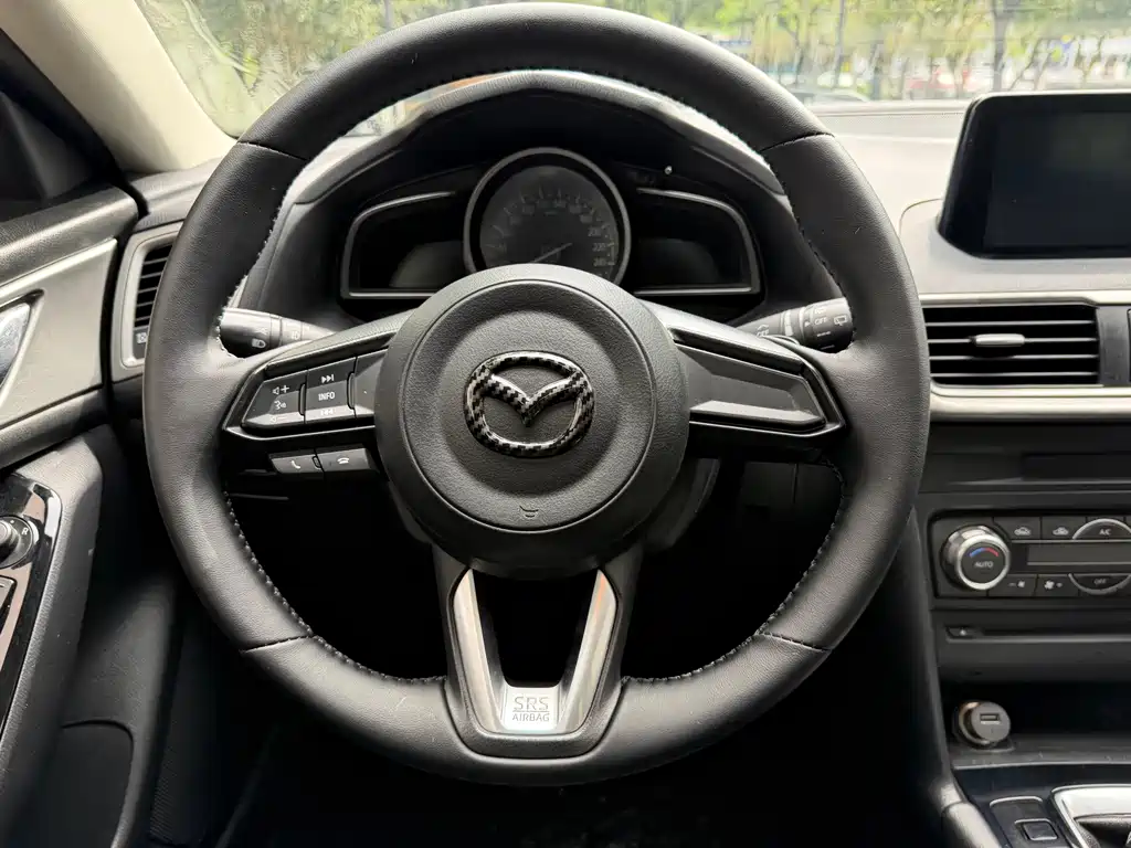 Mazda 3 Axela — миниатюра 10