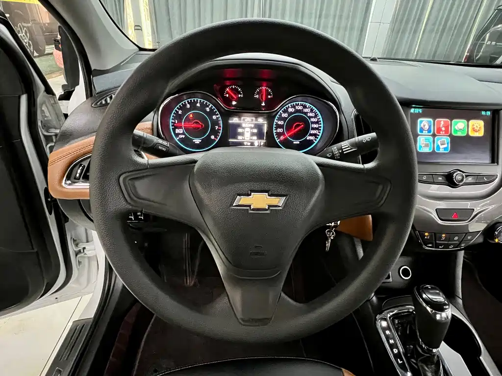 Chevrolet Cruze — миниатюра 11