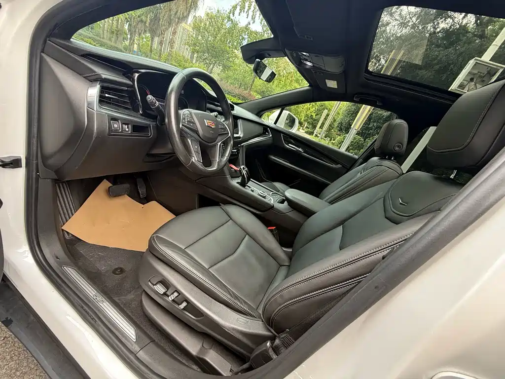 Cadillac XT5 — миниатюра 8