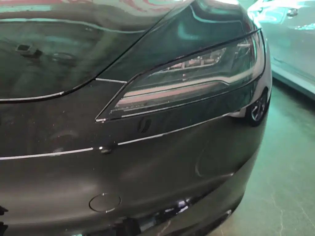 Tesla Model 3 — миниатюра 24