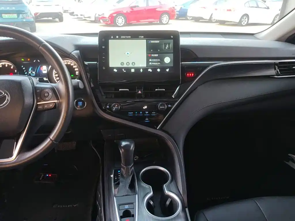 Toyota Camry — миниатюра 13