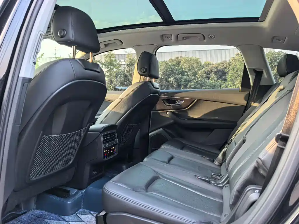Audi Q7 — миниатюра 4