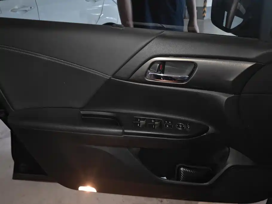 Honda Accord — миниатюра 7