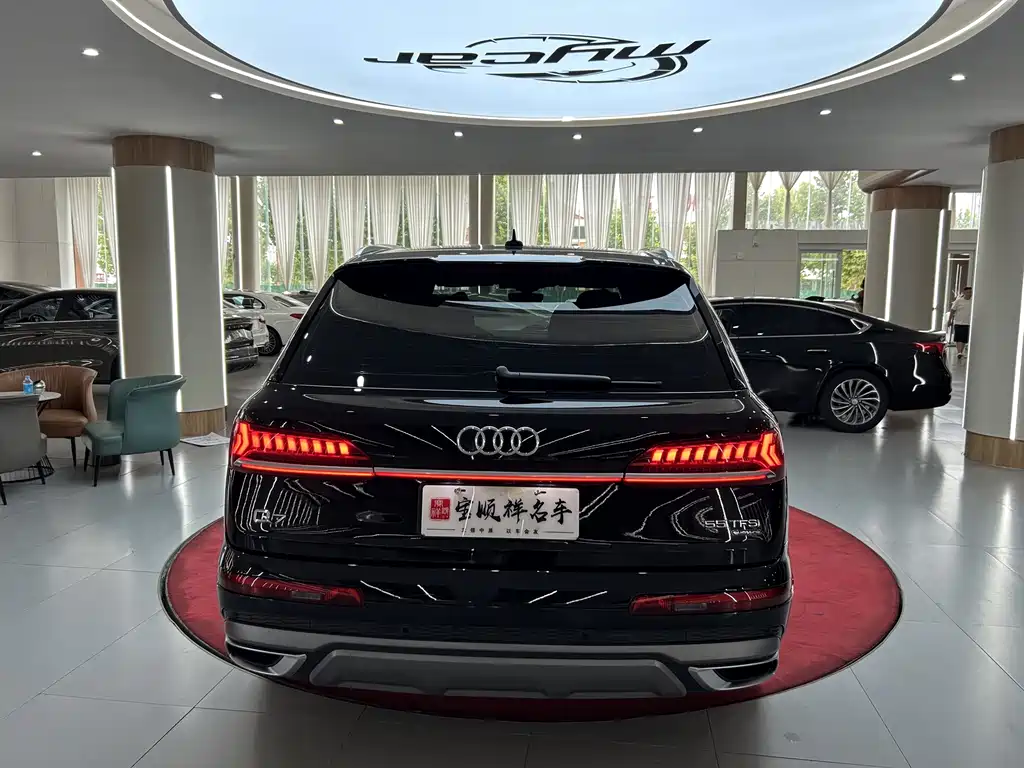 Audi Q7 — миниатюра 6