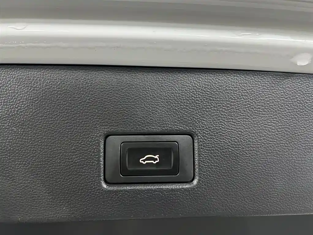 VOLKSWAGEN T ROC EXPLORING SONGS