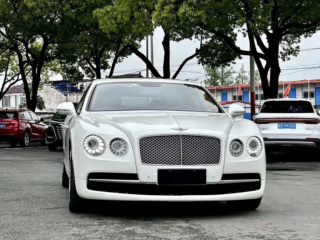Bentley Flying Spur — миниатюра 3