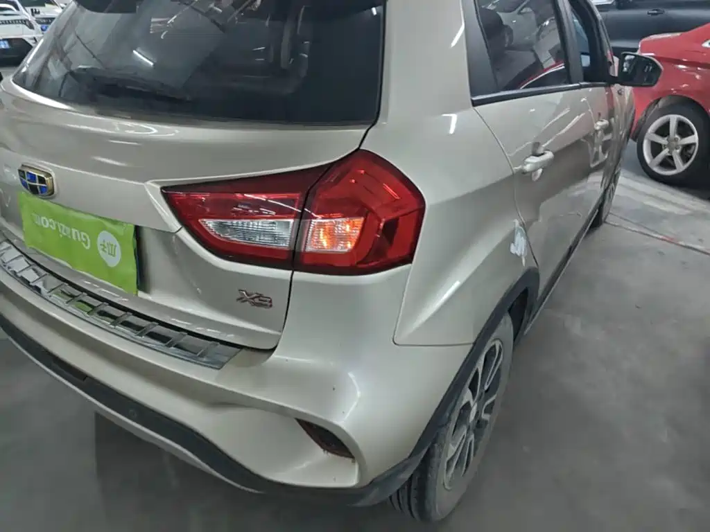 Geely Vision X3 — миниатюра 8