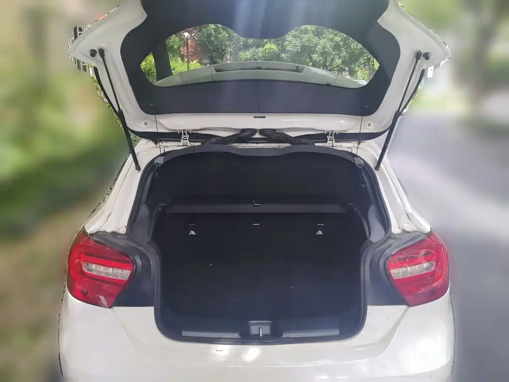 Mercedes-Benz A-Class (Import) — миниатюра 10