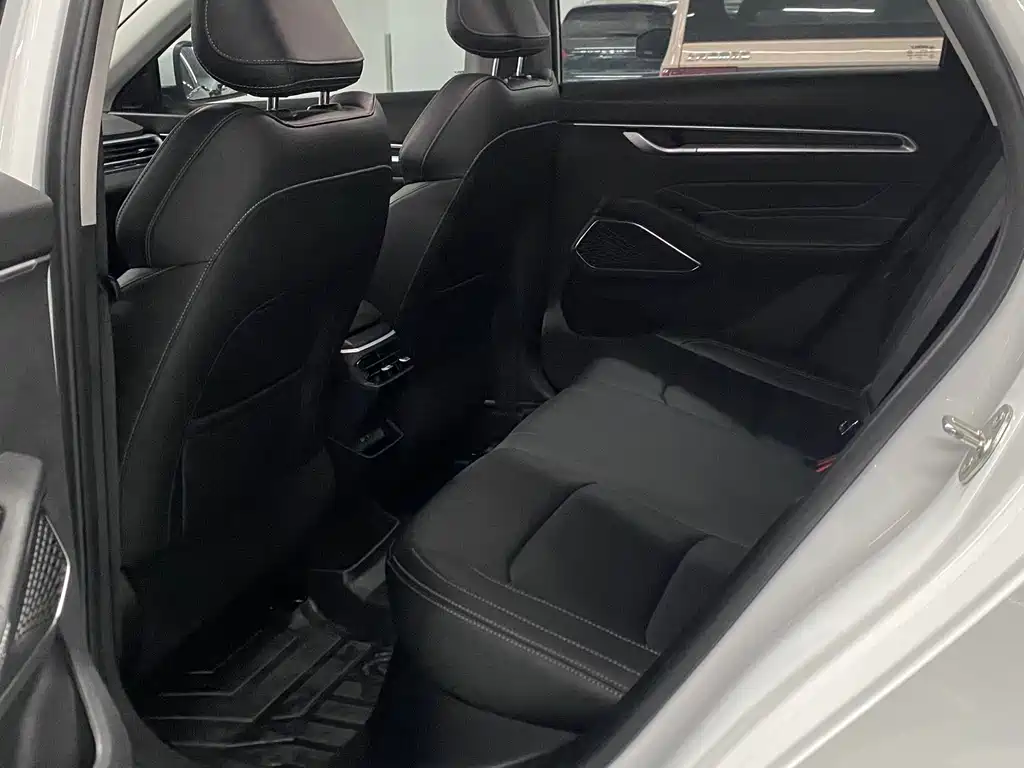 Geely Emgrand — миниатюра 15