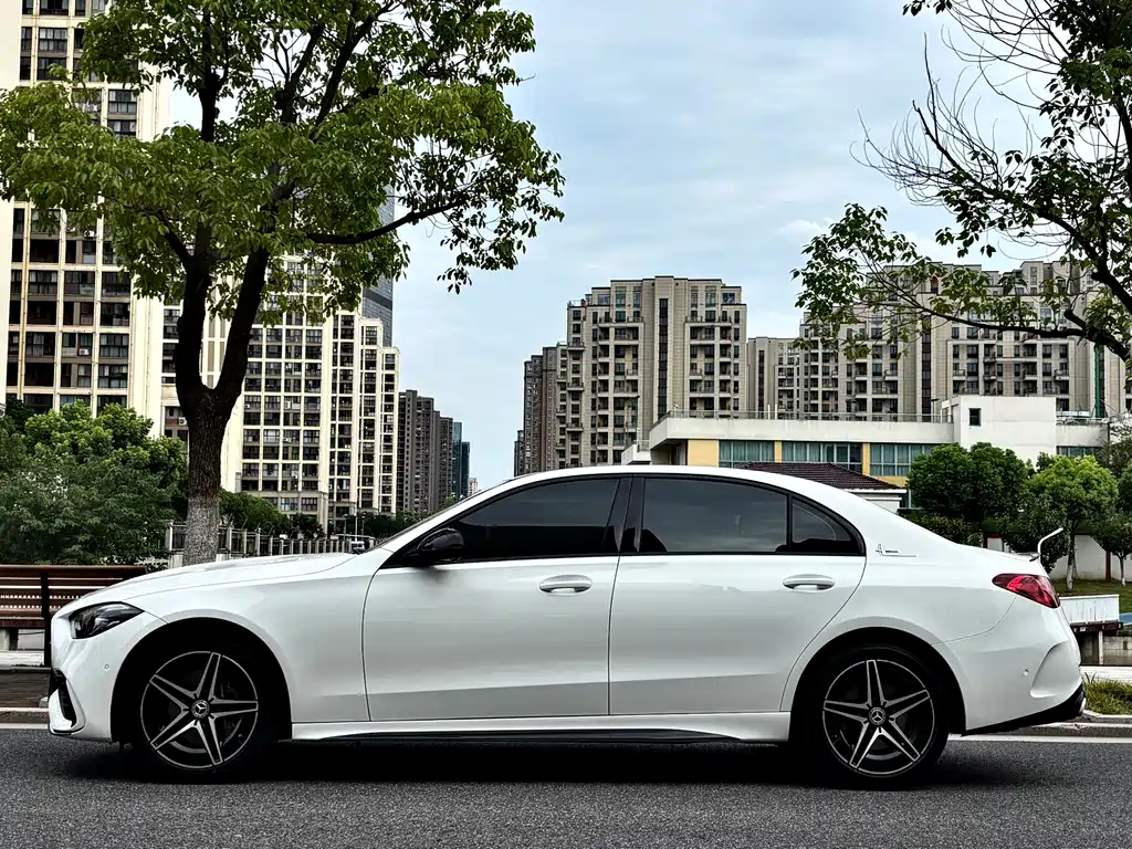 Mercedes-Benz C-Class — миниатюра 4