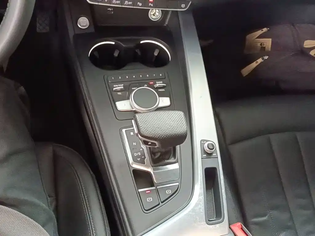 Audi A4L — миниатюра 14